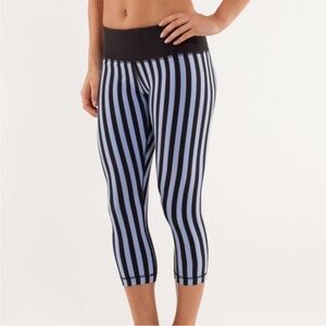 Lululemon Wunder Under Crop sea stripe polar haze Size 6